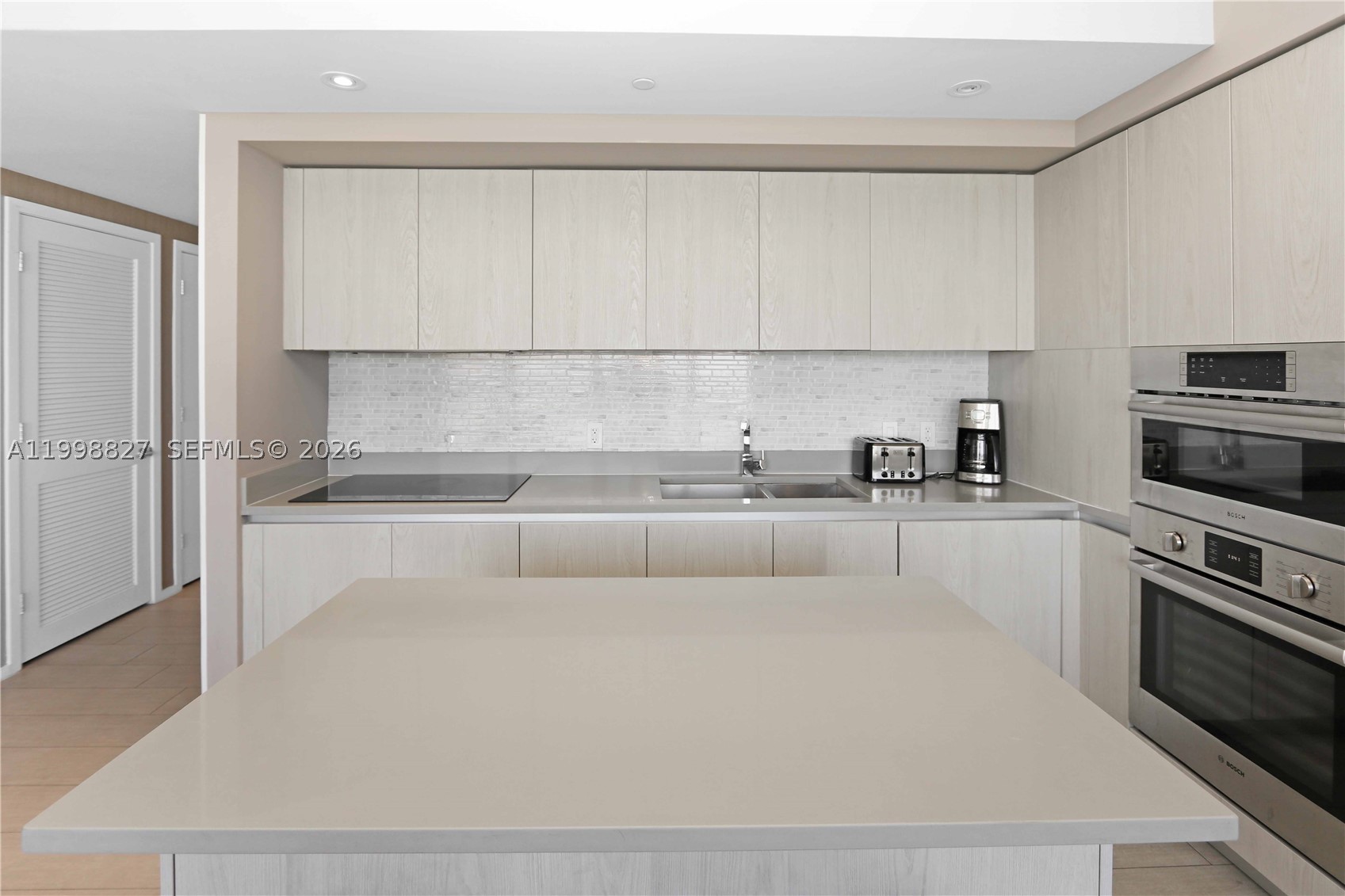 4010 S Ocean Dr T4004 Property Photo 8