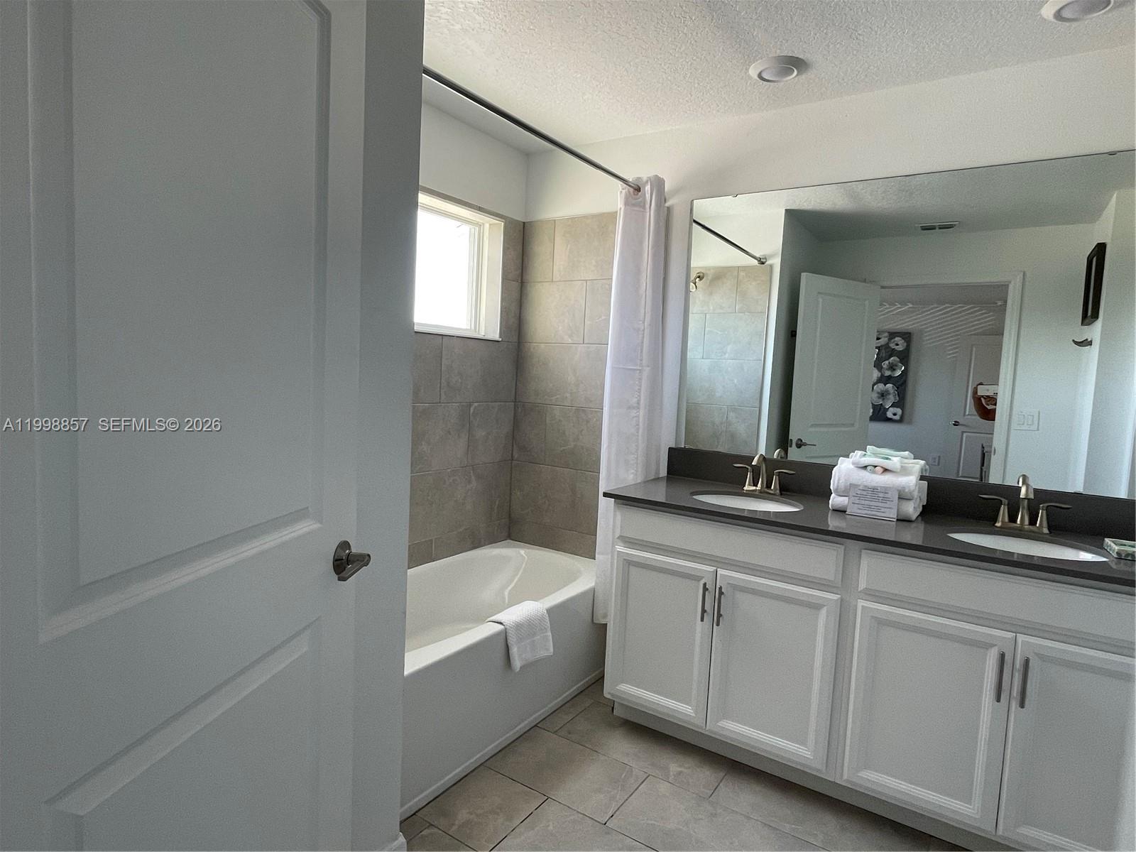 1132 Ne Kingsbarn Property Photo 25
