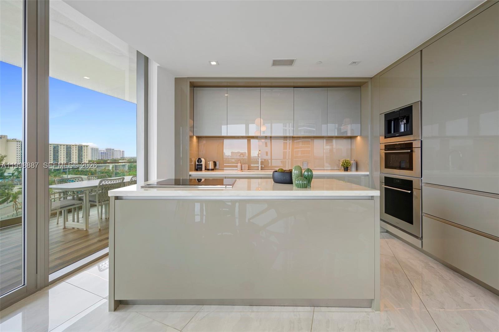 18975 Collins Ave 605 Property Photo 13