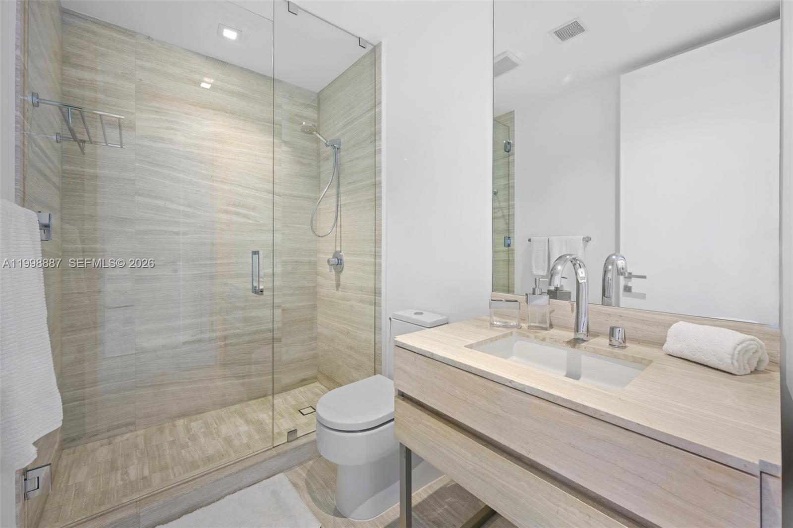 18975 Collins Ave 605 Property Photo 26