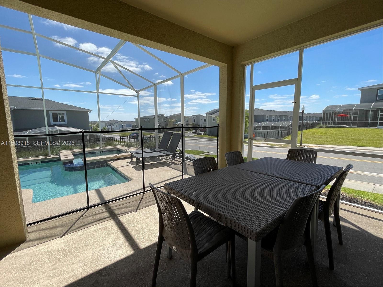 A11998918 Property Photo 4