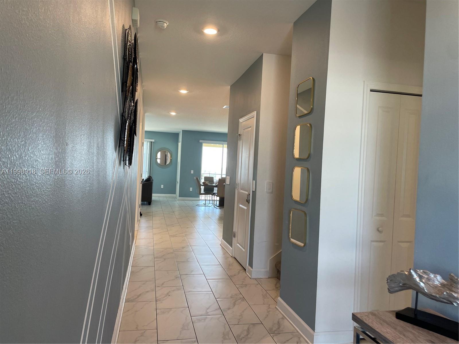 A11998918 Property Photo 12