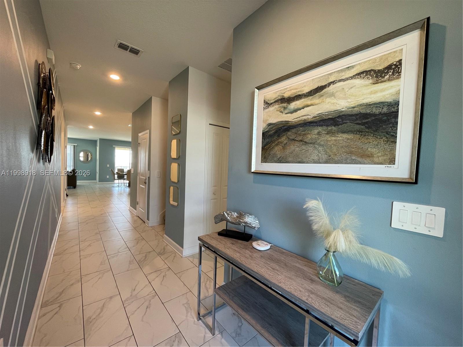 A11998918 Property Photo 13