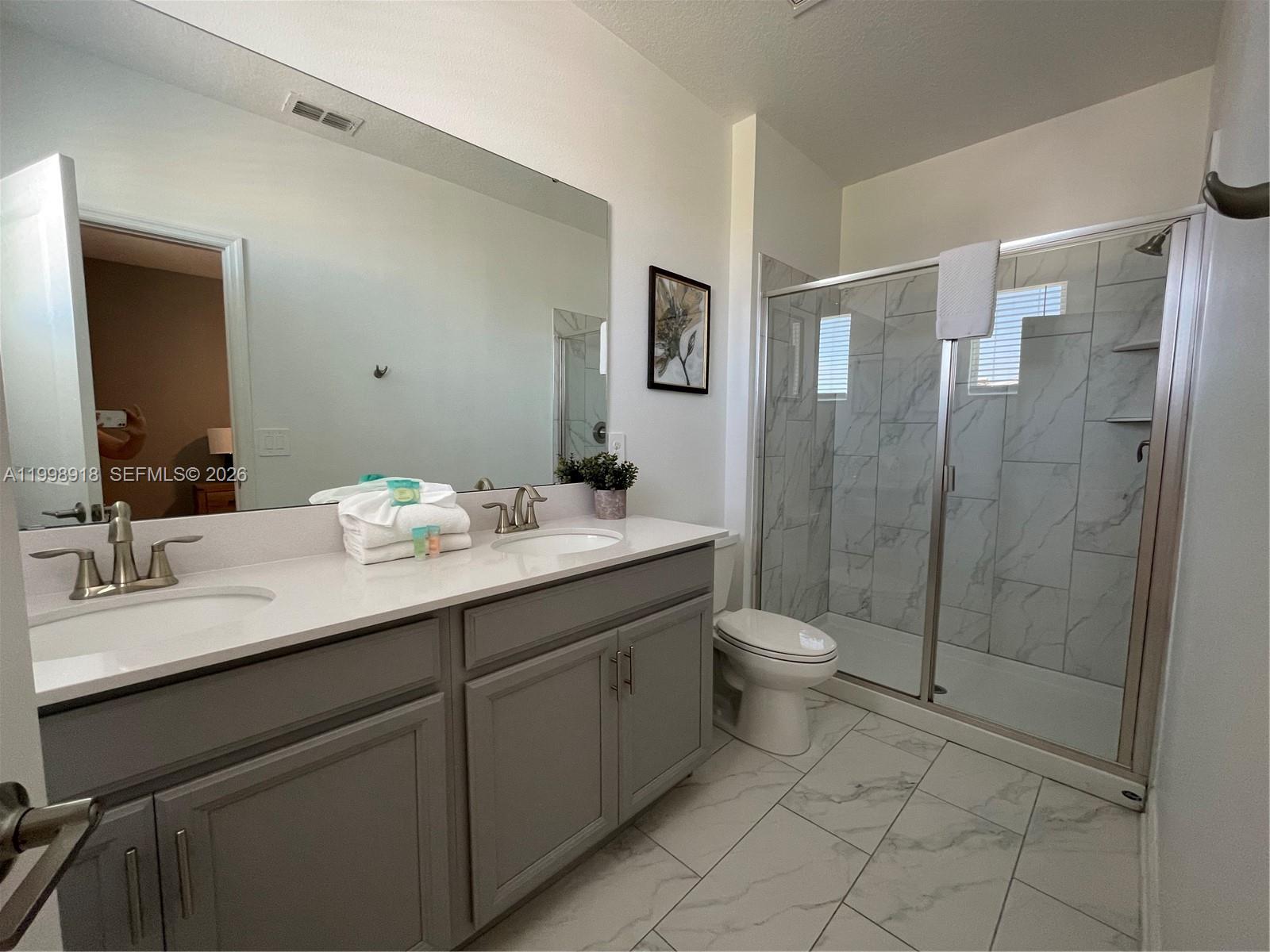 A11998918 Property Photo 23