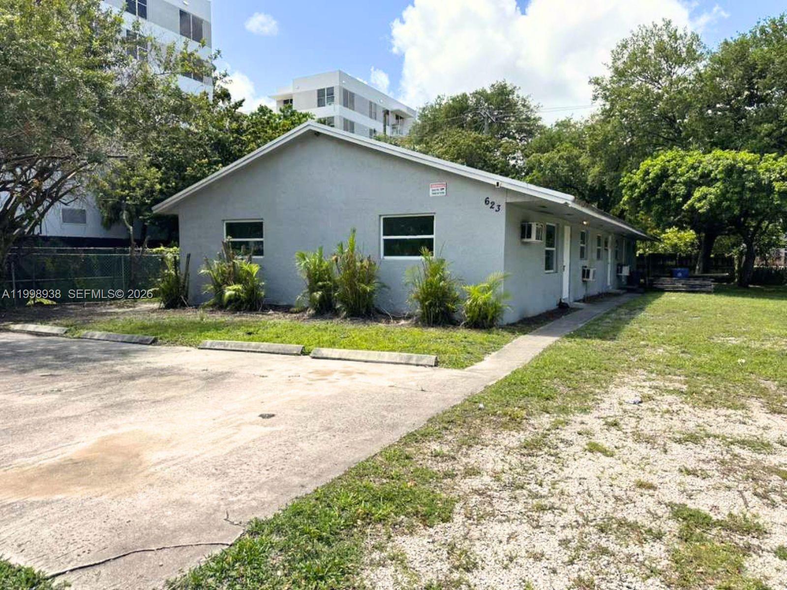 623 NW 3rd Ave 1 Property Photo 1
