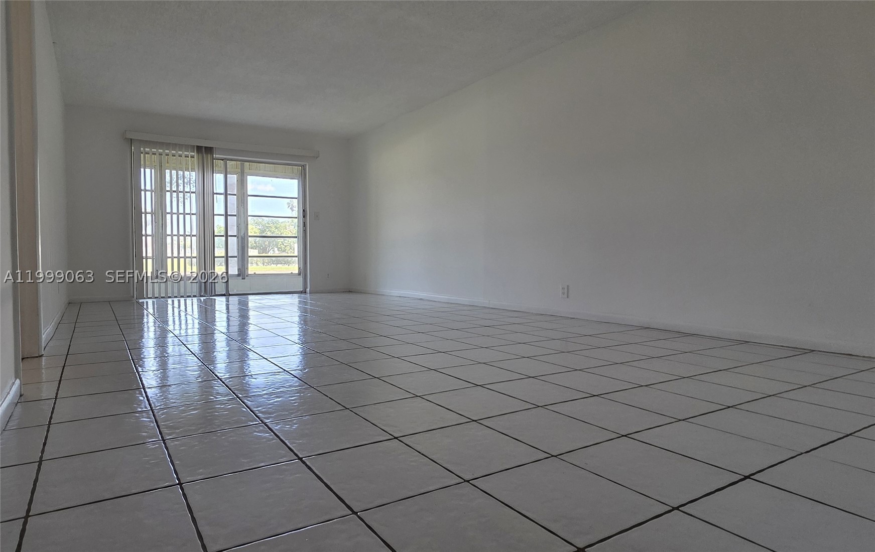 A11999063 Property Photo 3
