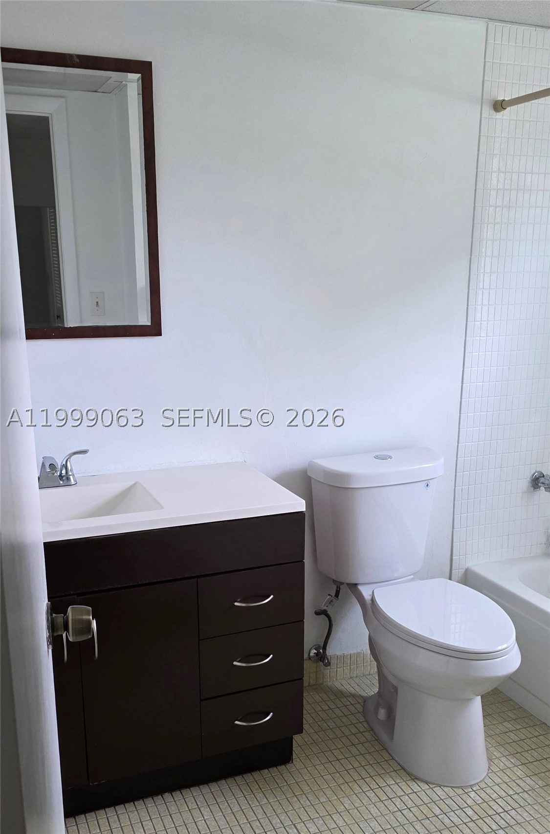 A11999063 Property Photo 11