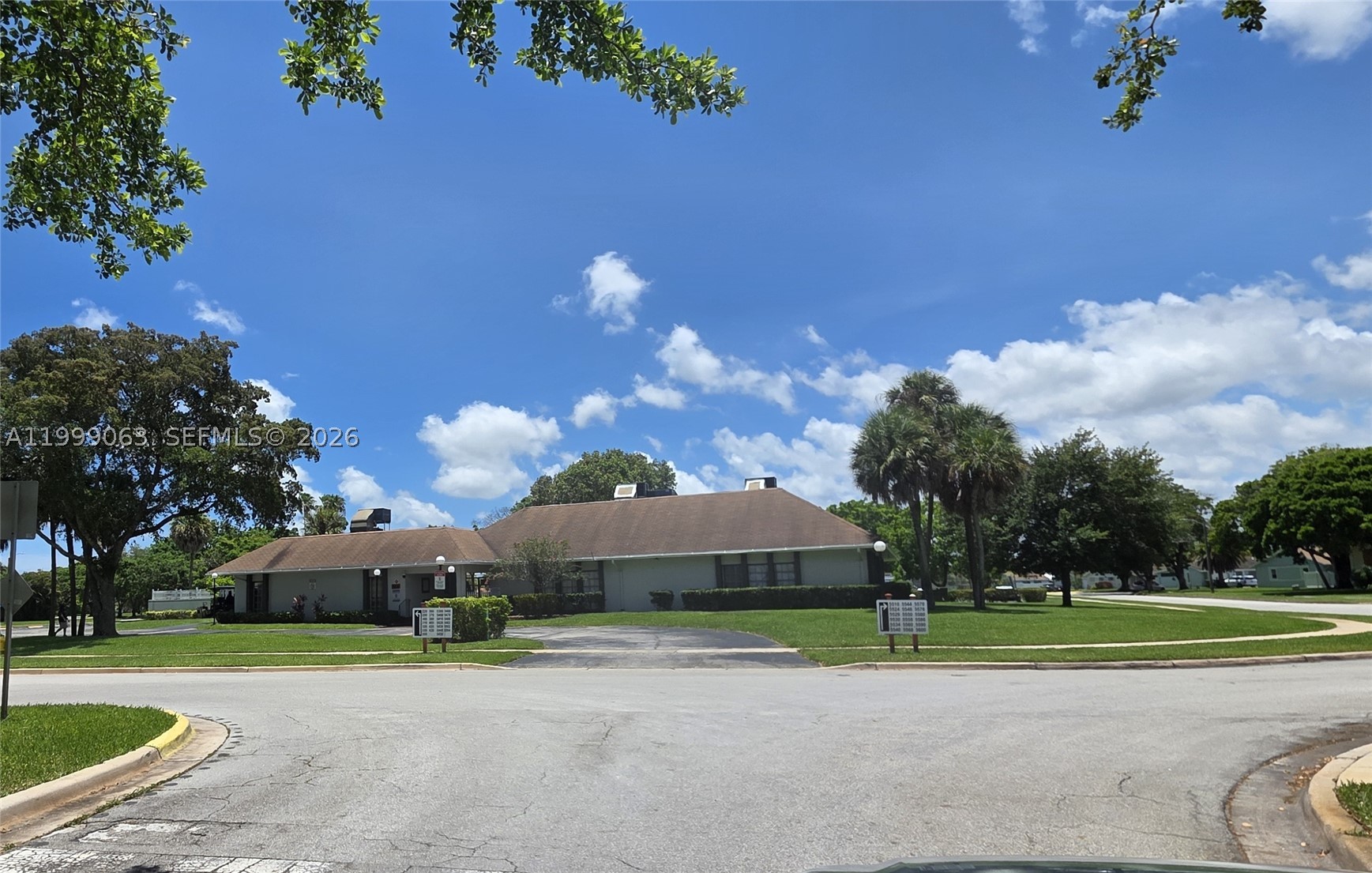 A11999063 Property Photo 25