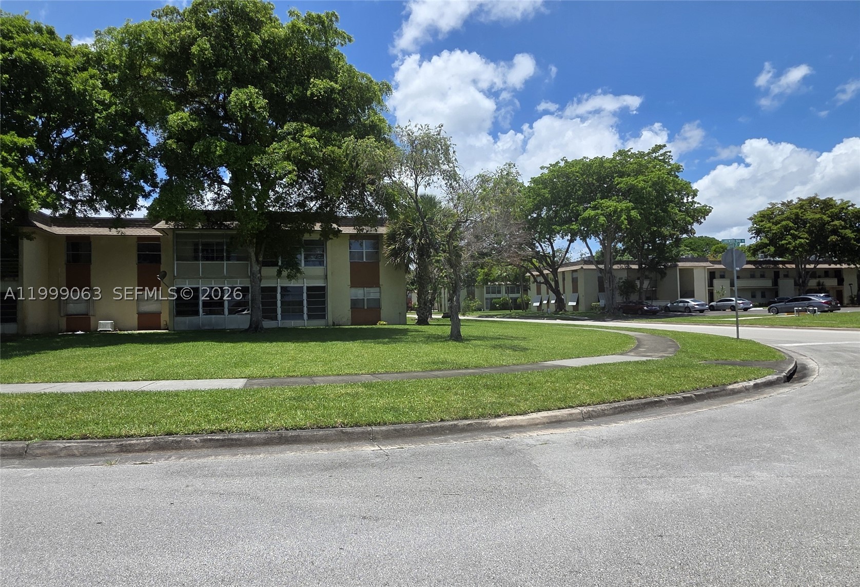 A11999063 Property Photo 26