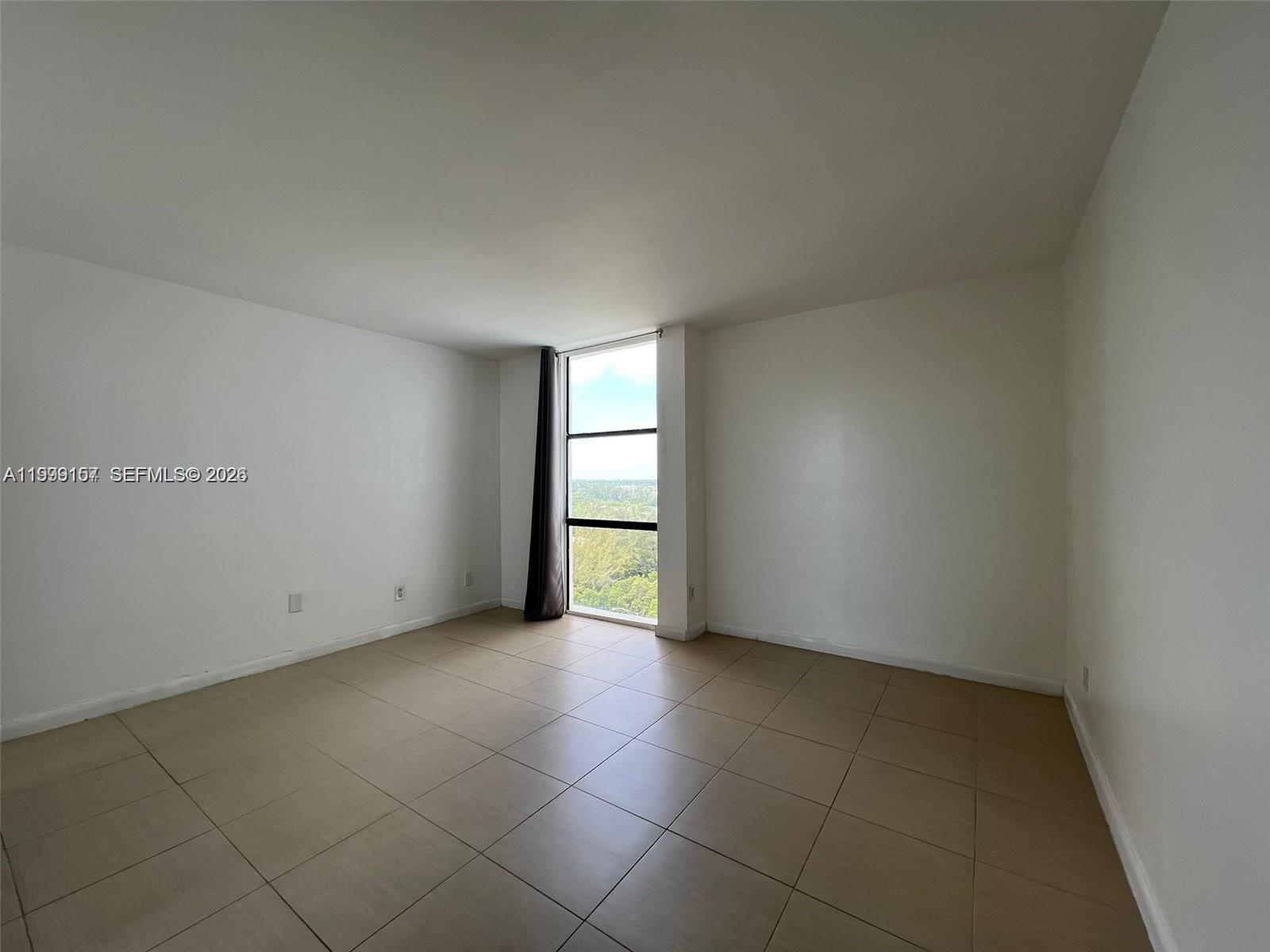 13499 Biscayne Blvd 1402 Property Photo 11
