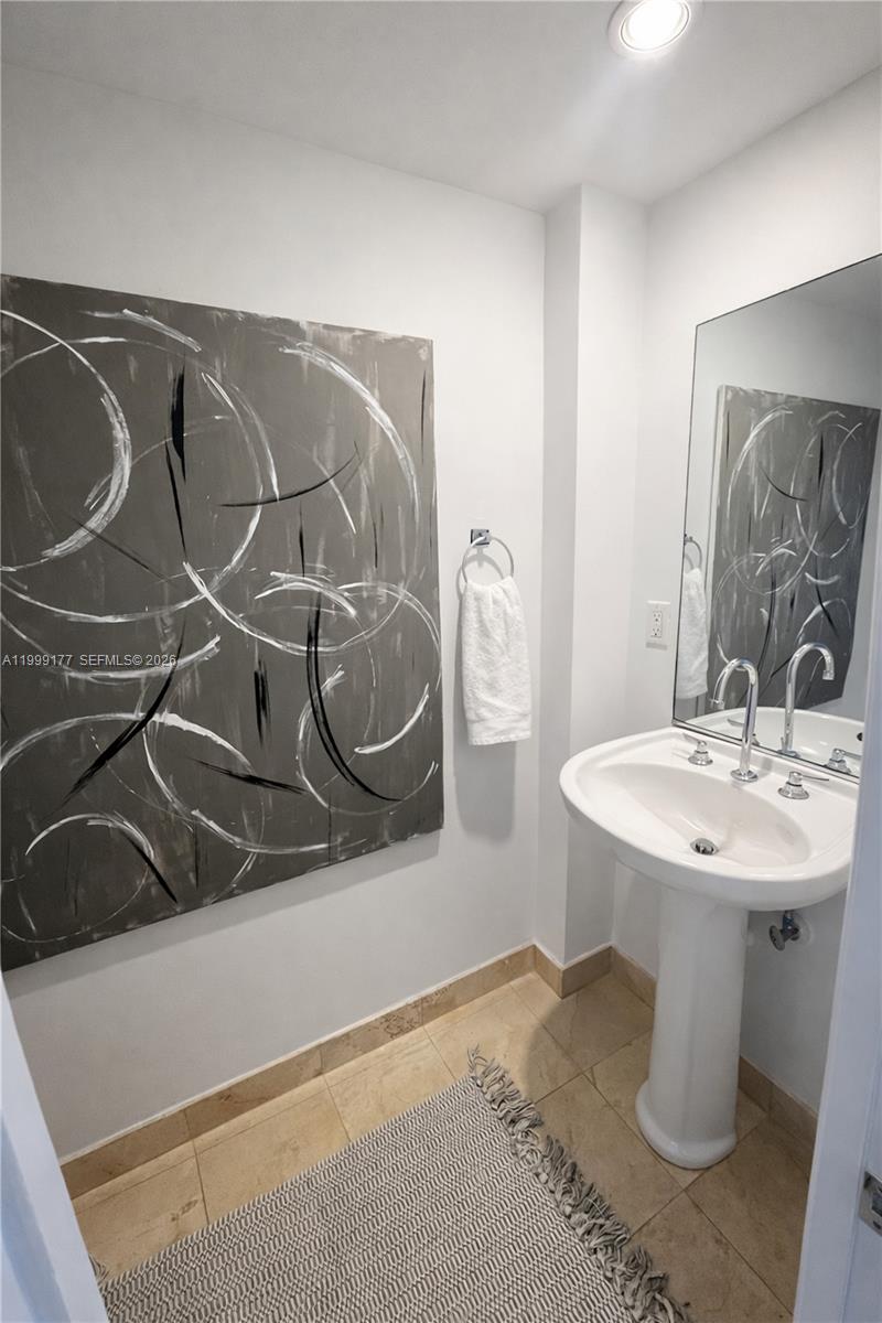 6917 Collins Ave 1611 Property Photo 14