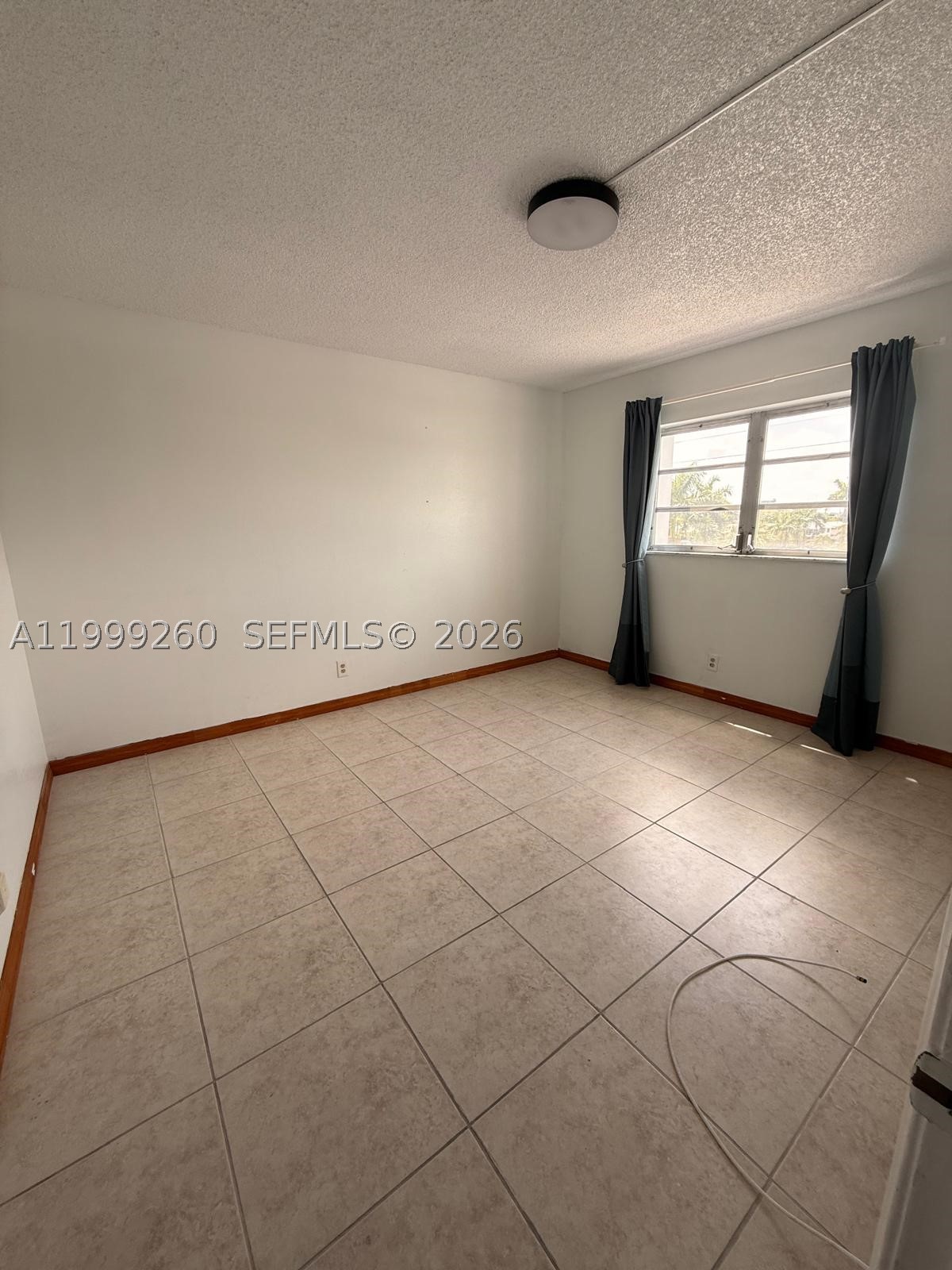 A11999260 Property Photo 14