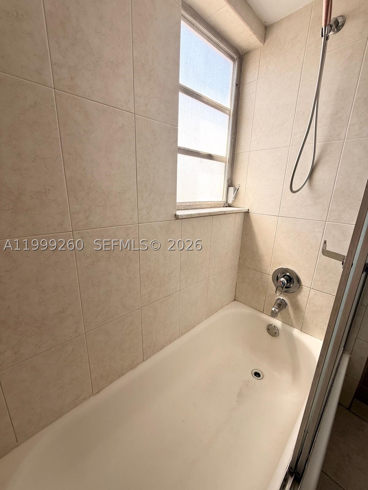 A11999260 Property Photo 18