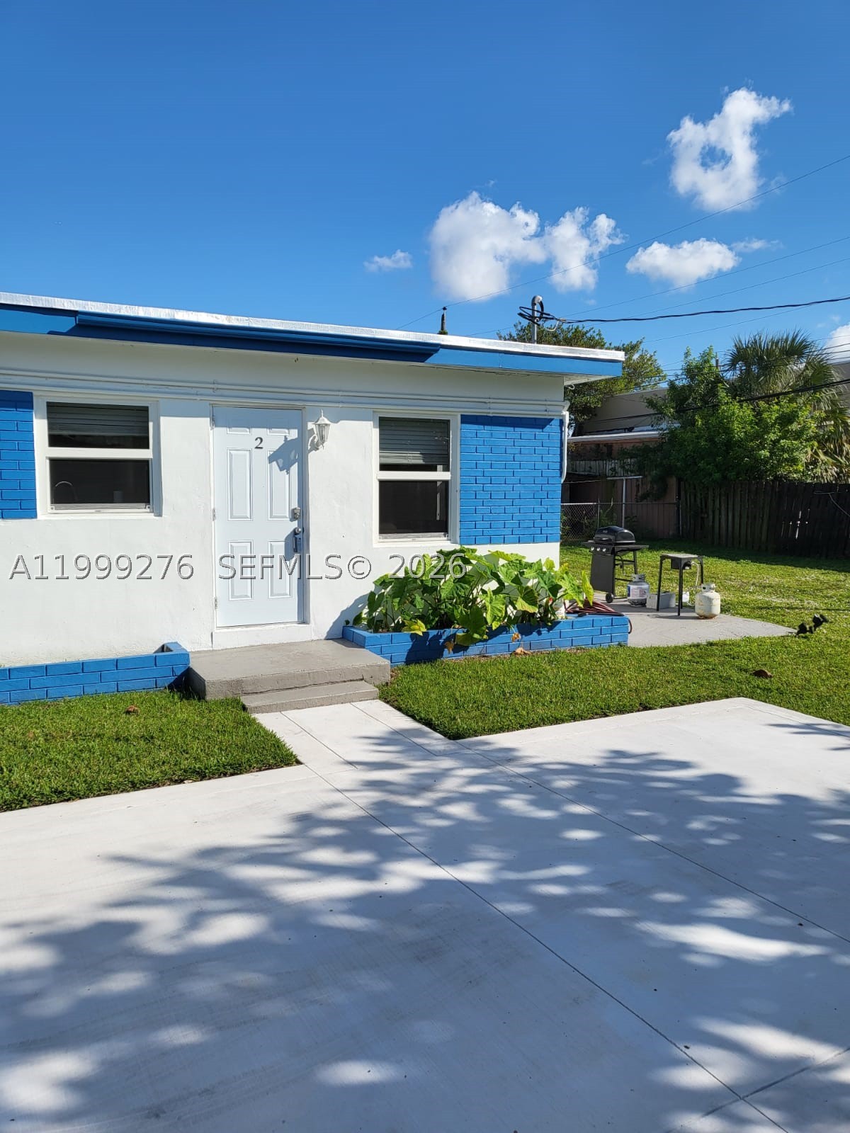 A11999276 Property Photo 1