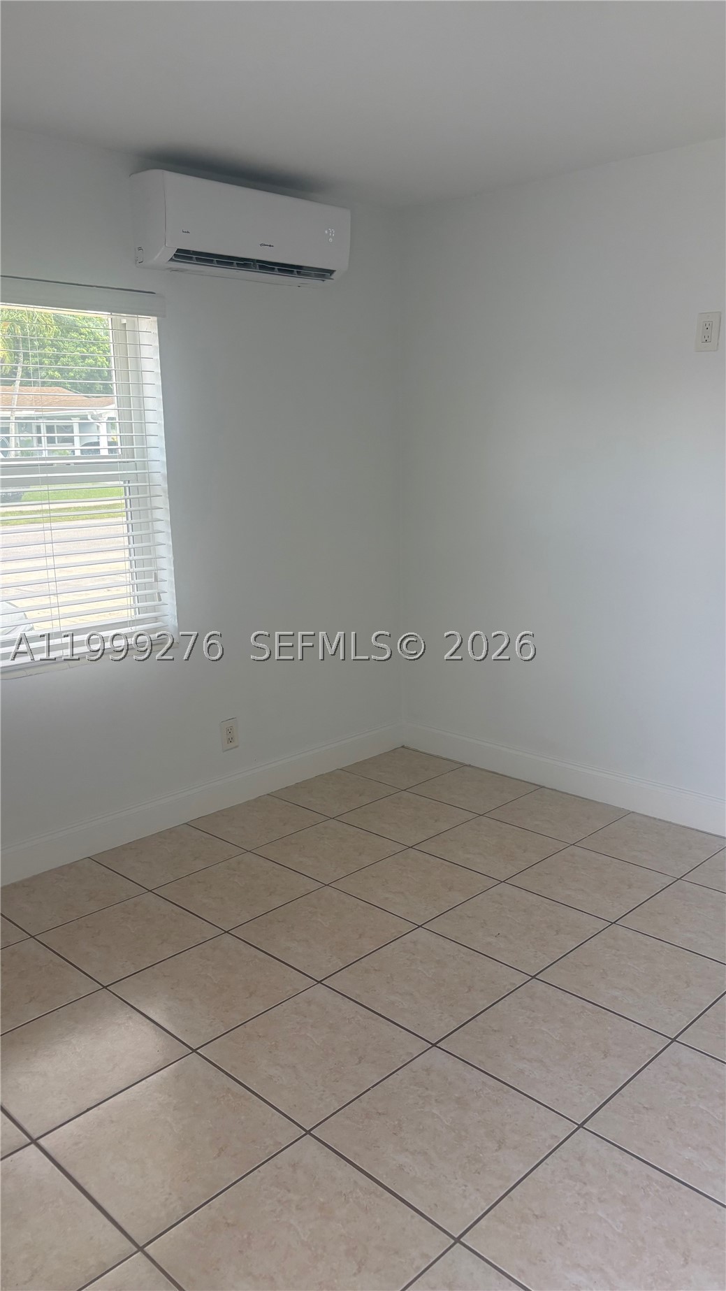 A11999276 Property Photo 5