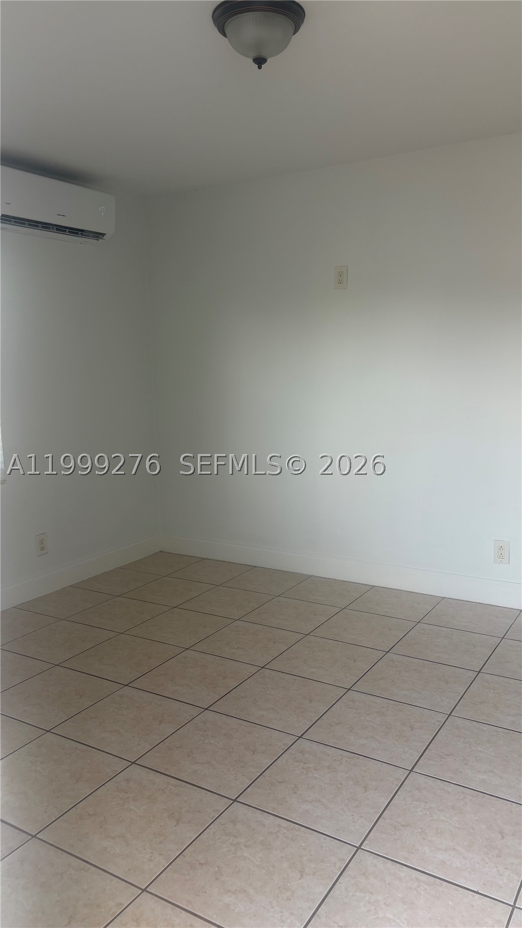 A11999276 Property Photo 6