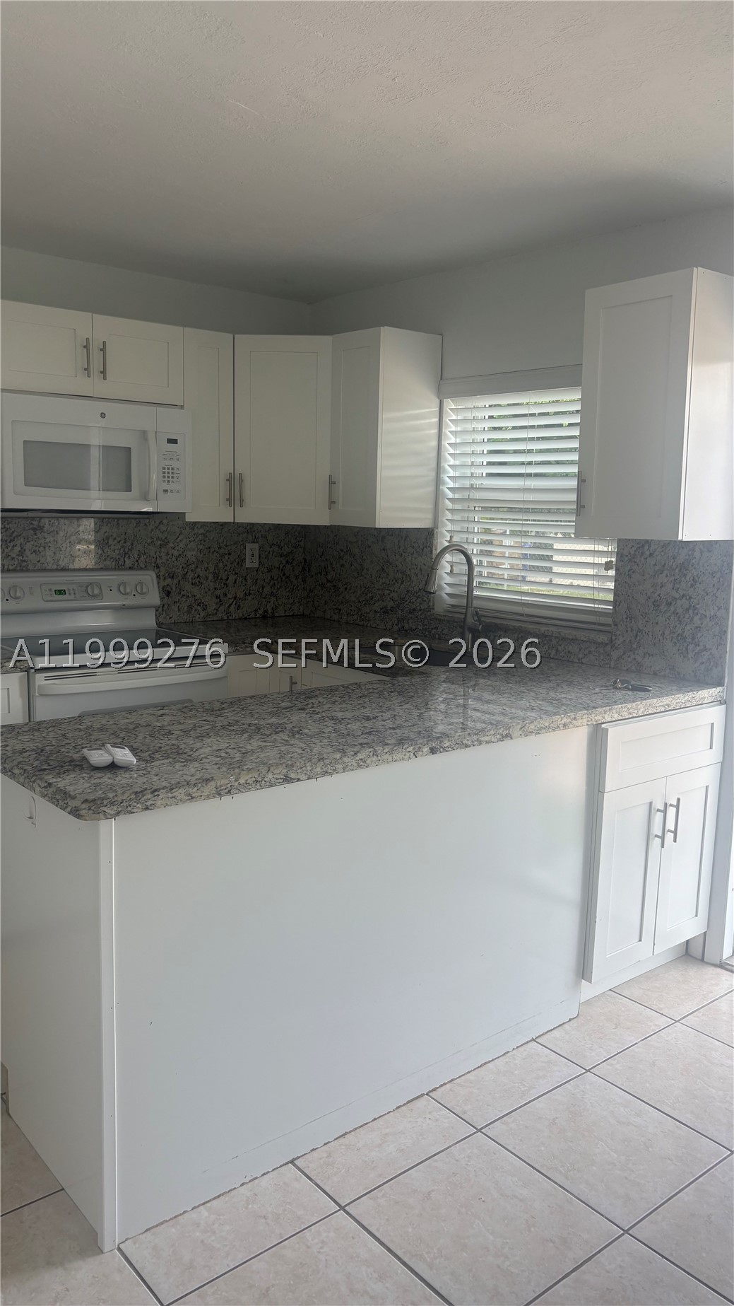 A11999276 Property Photo 8