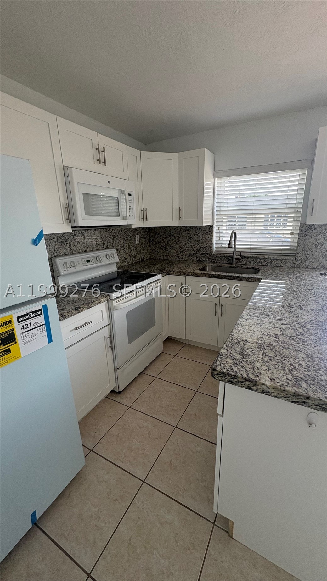 A11999276 Property Photo 11