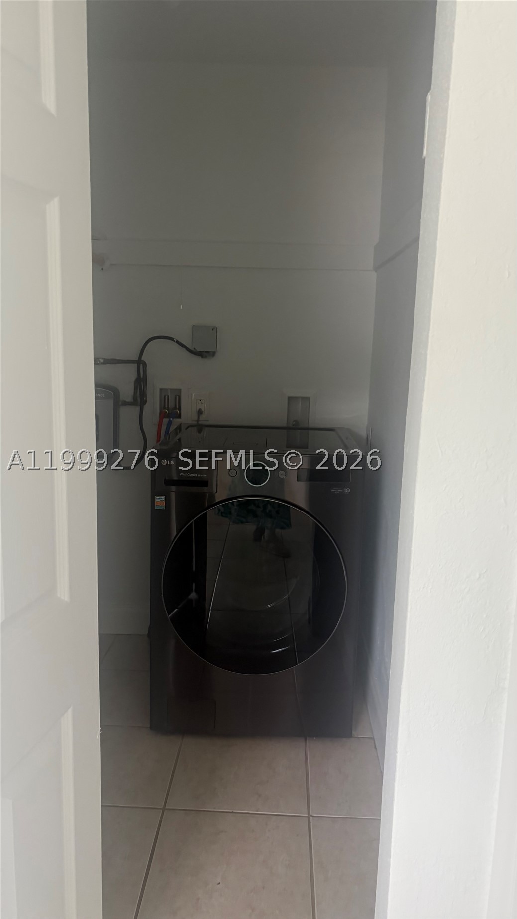 A11999276 Property Photo 23
