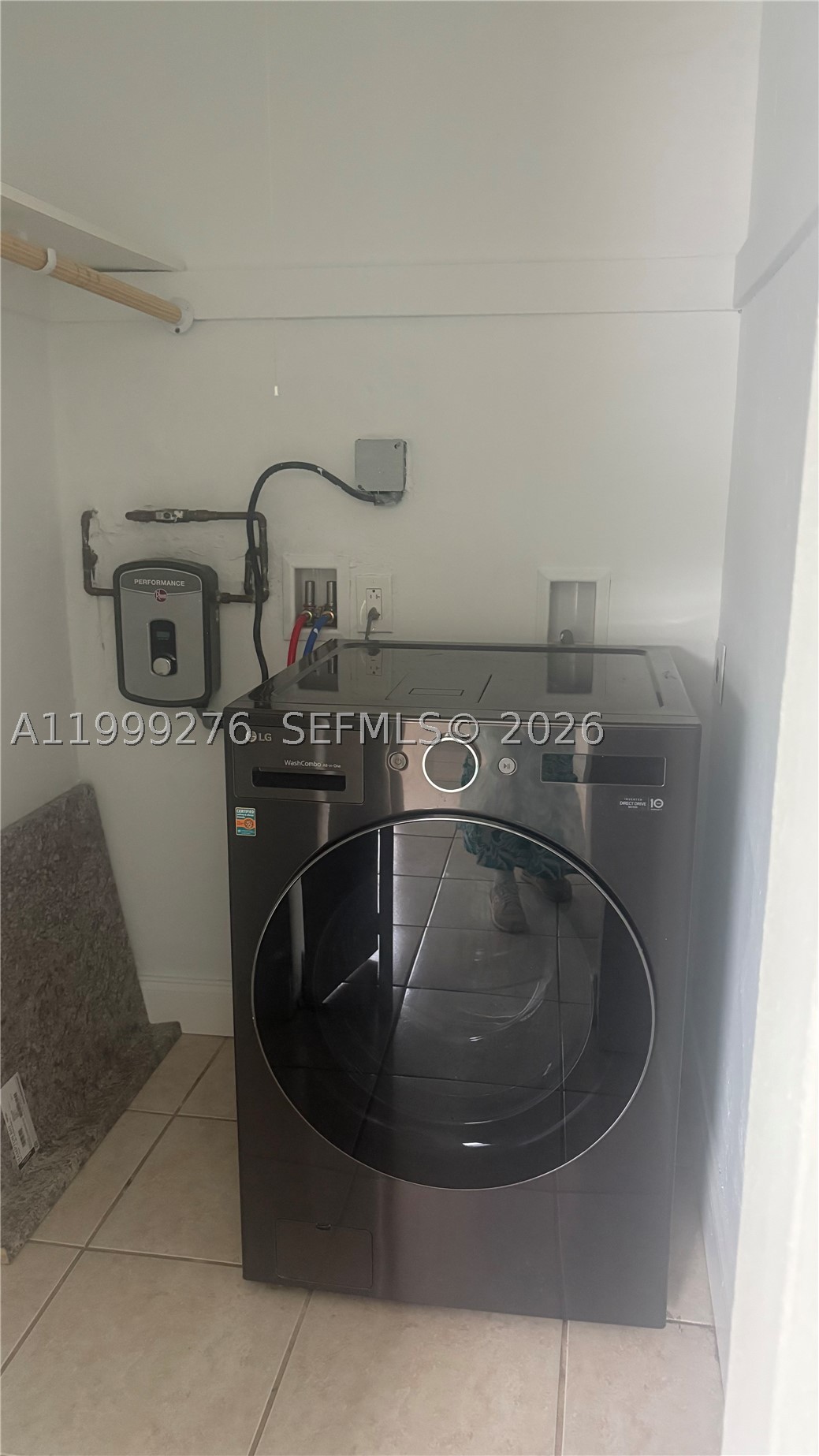 A11999276 Property Photo 24