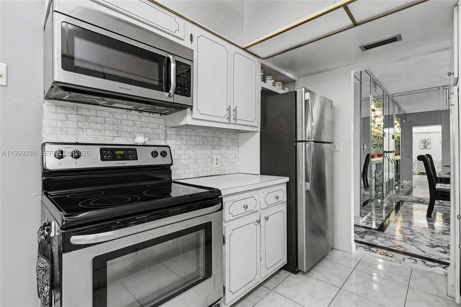 4330 Hillcrest Dr 405 Property Photo 14