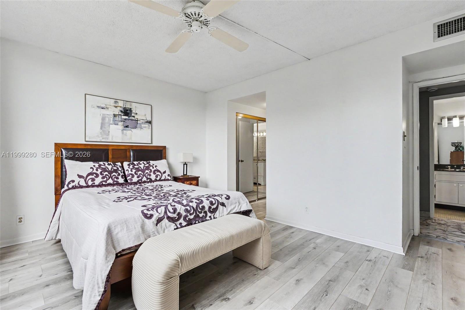 4330 Hillcrest Dr 405 Property Photo 18