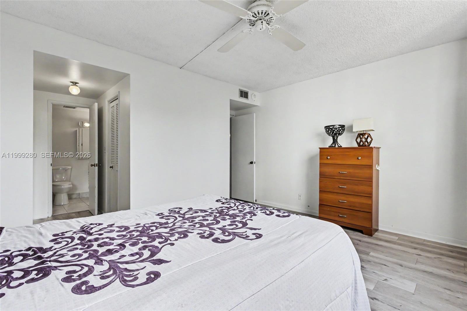 4330 Hillcrest Dr 405 Property Photo 19