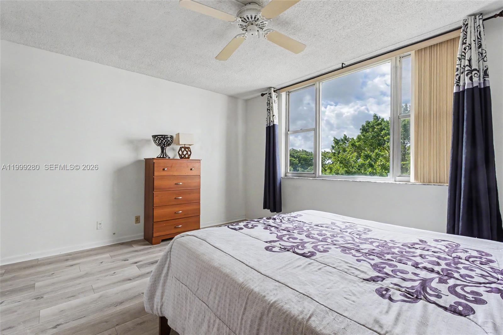 4330 Hillcrest Dr 405 Property Photo 20