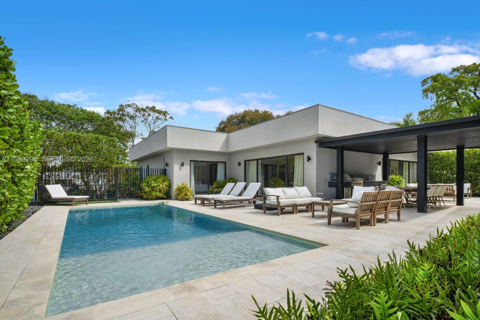 70 Samana Dr Property Photo 2