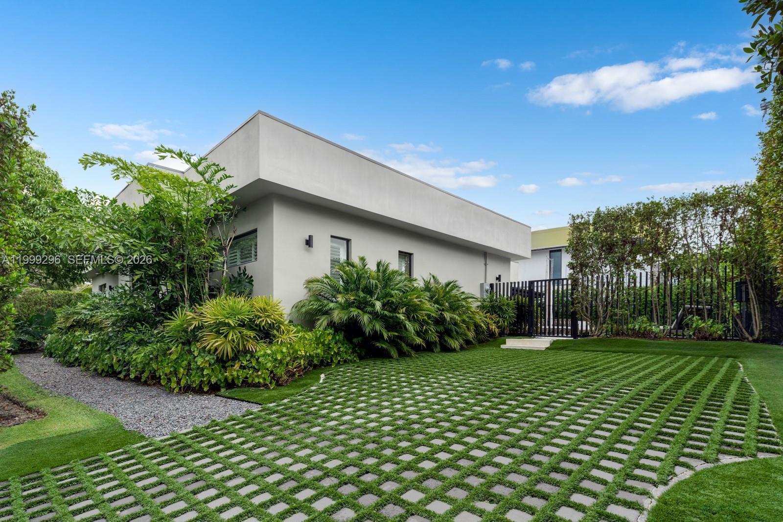 70 Samana Dr Property Photo 21