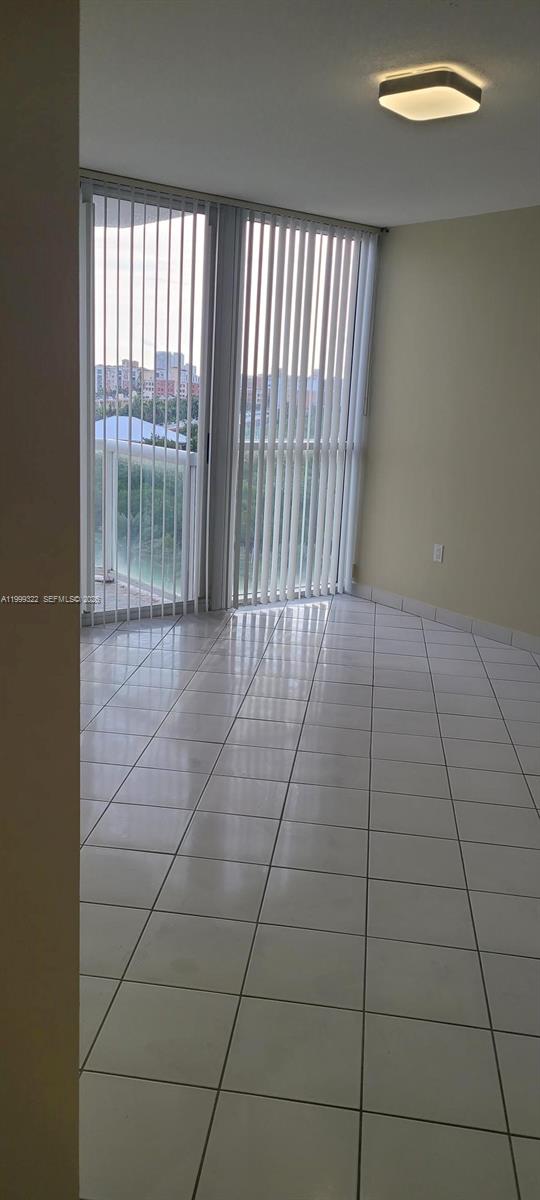 17275 Collins Ave 801 Property Photo 32