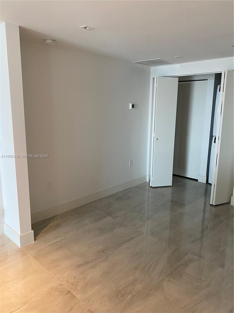 9521 E Bay Harbor Dr 605 Property Photo 13