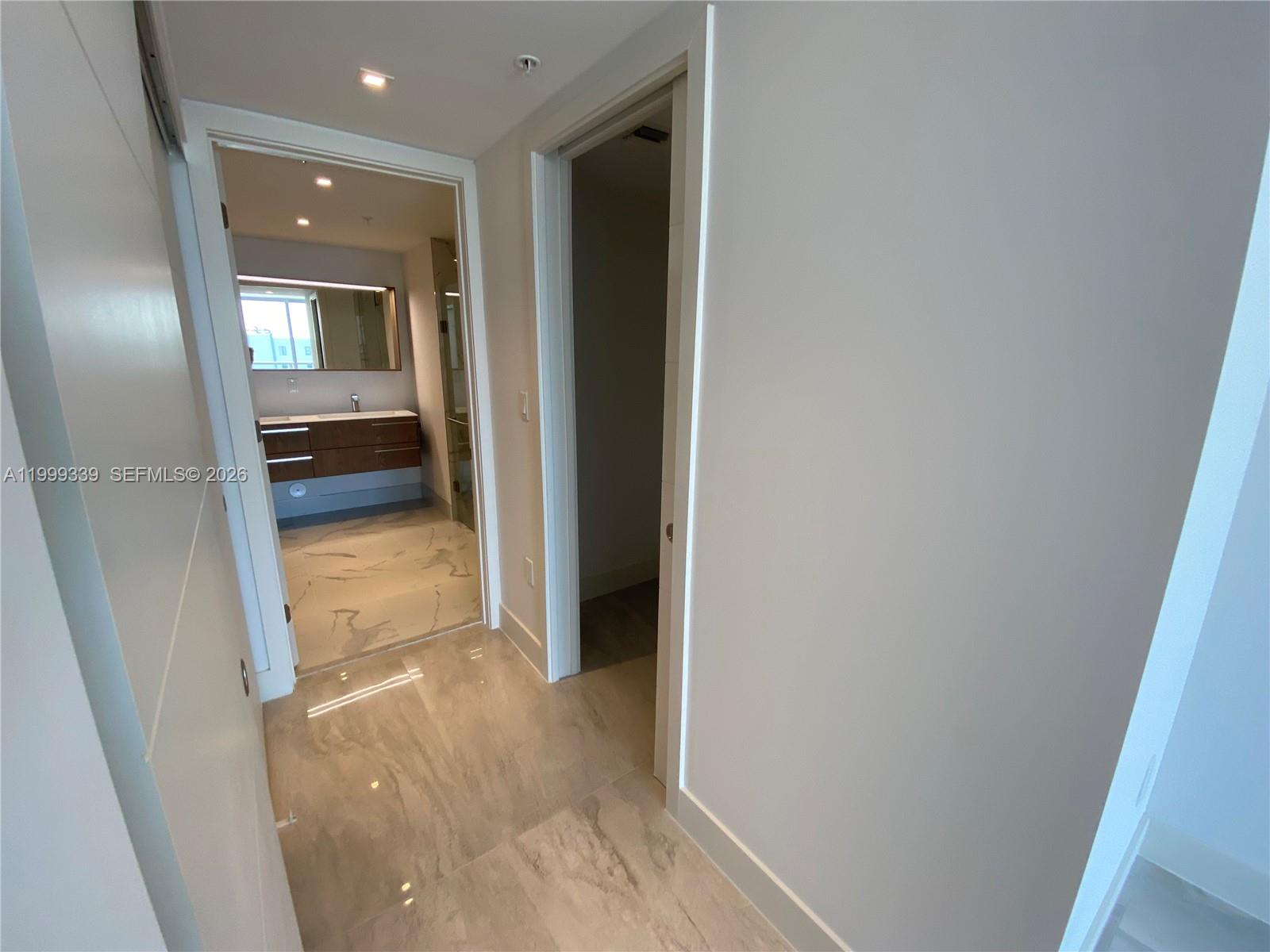 9521 E Bay Harbor Dr 605 Property Photo 21