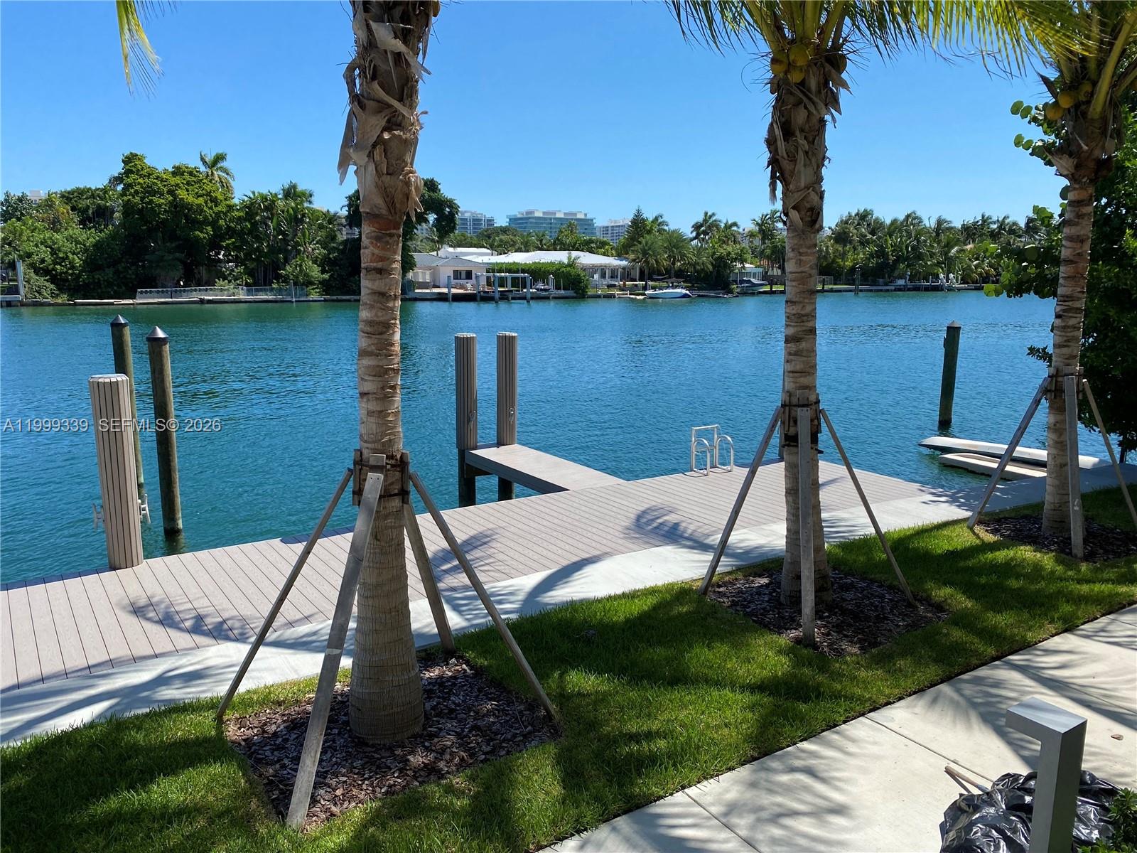 9521 E Bay Harbor Dr 605 Property Photo 28