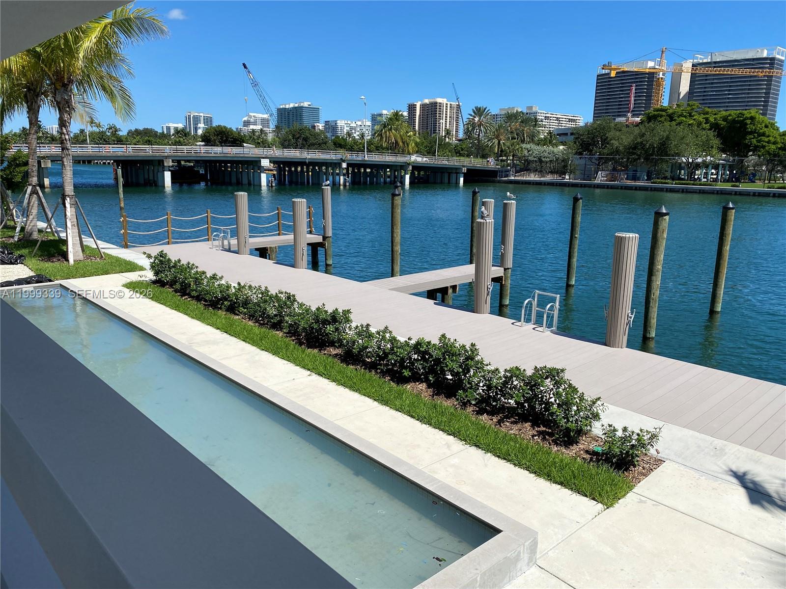 9521 E Bay Harbor Dr 605 Property Photo 29