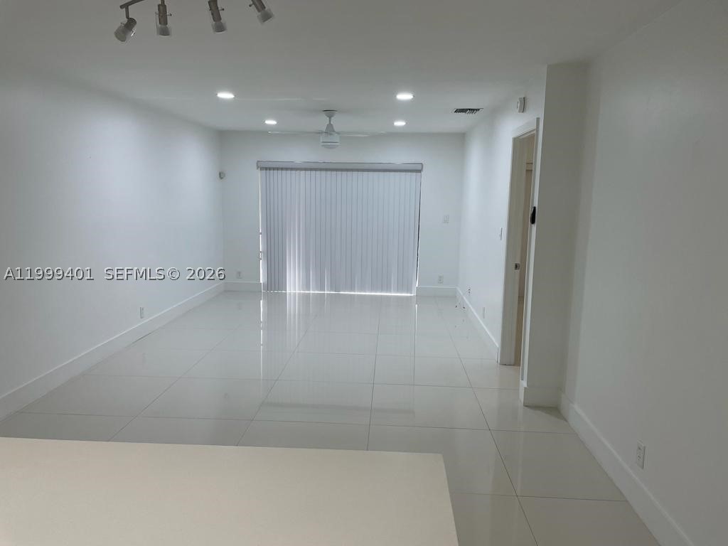 454 Lakeview Dr 2 Property Photo 6