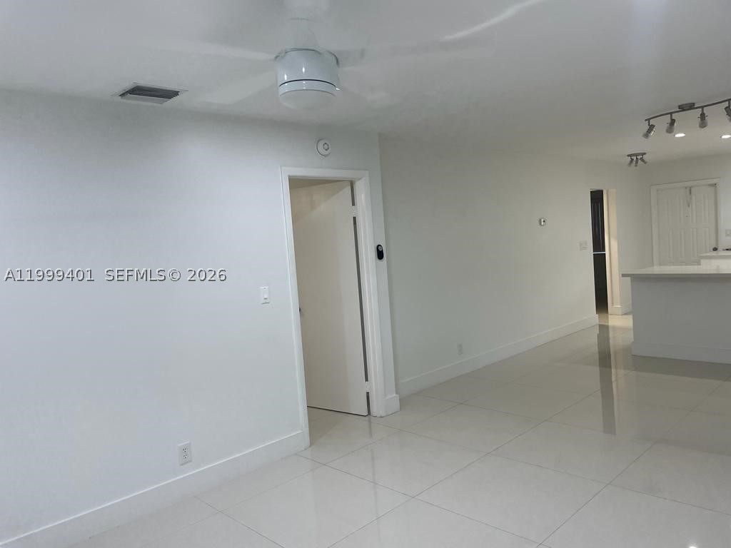 454 Lakeview Dr 2 Property Photo 7