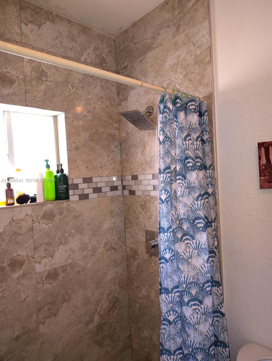 7736 Nw 197 Ln Property Photo 14