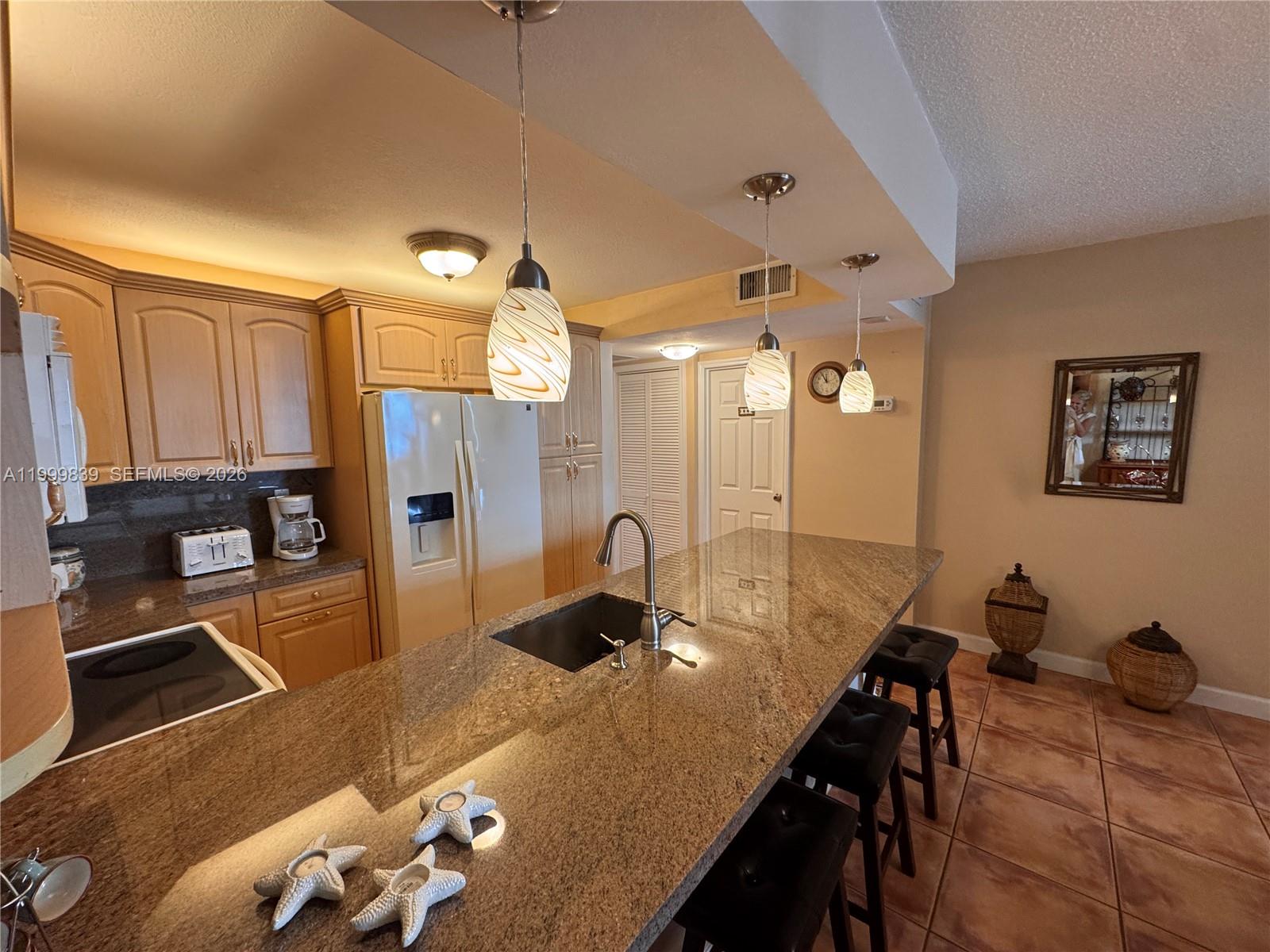 3725 S Ocean Dr 421 Property Photo 2
