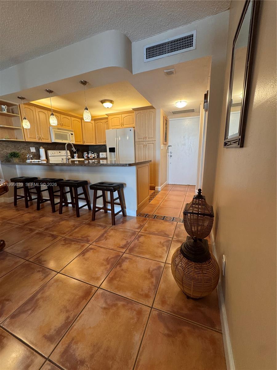 3725 S Ocean Dr 421 Property Photo 4