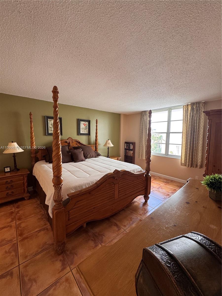 3725 S Ocean Dr 421 Property Photo 5
