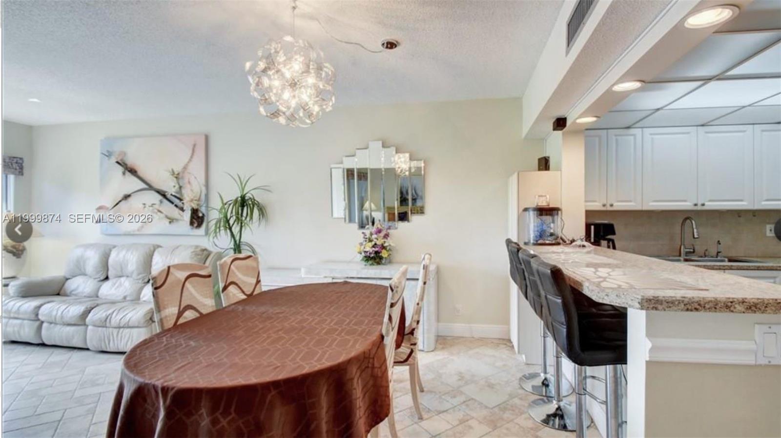 2311 S Cypress Bend Dr 419a Property Photo 4