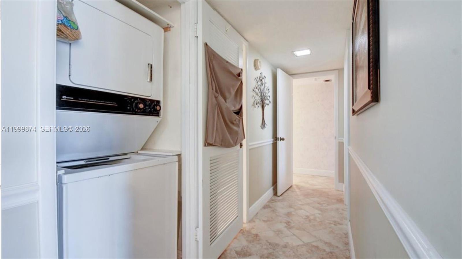 2311 S Cypress Bend Dr 419a Property Photo 11
