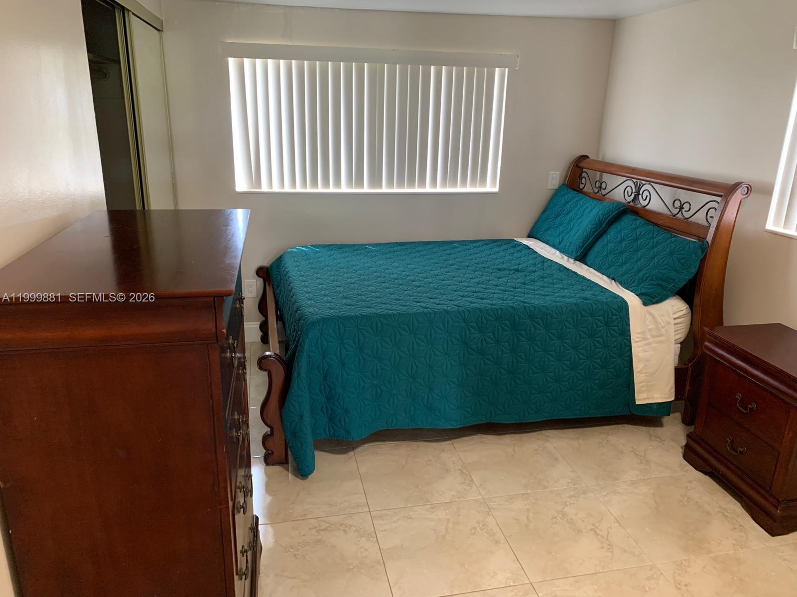 19121 Ne Miami Ct 1 Property Photo 6