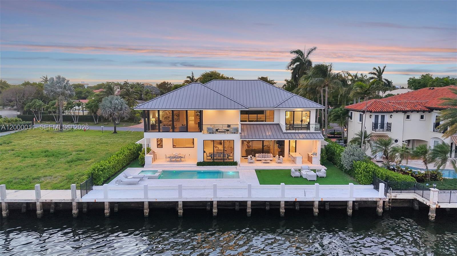 2010 Intracoastal Dr Property Photo 3