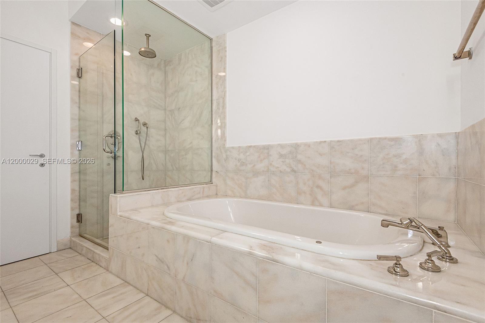 50 S Pointe Dr 1804 Property Photo 17