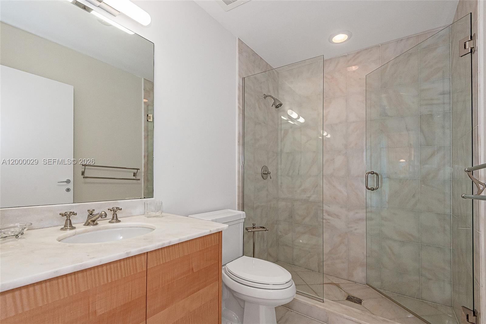 50 S Pointe Dr 1804 Property Photo 22