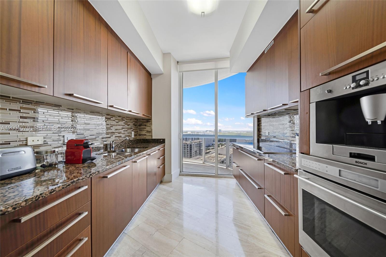 A12000070 Property Photo 3