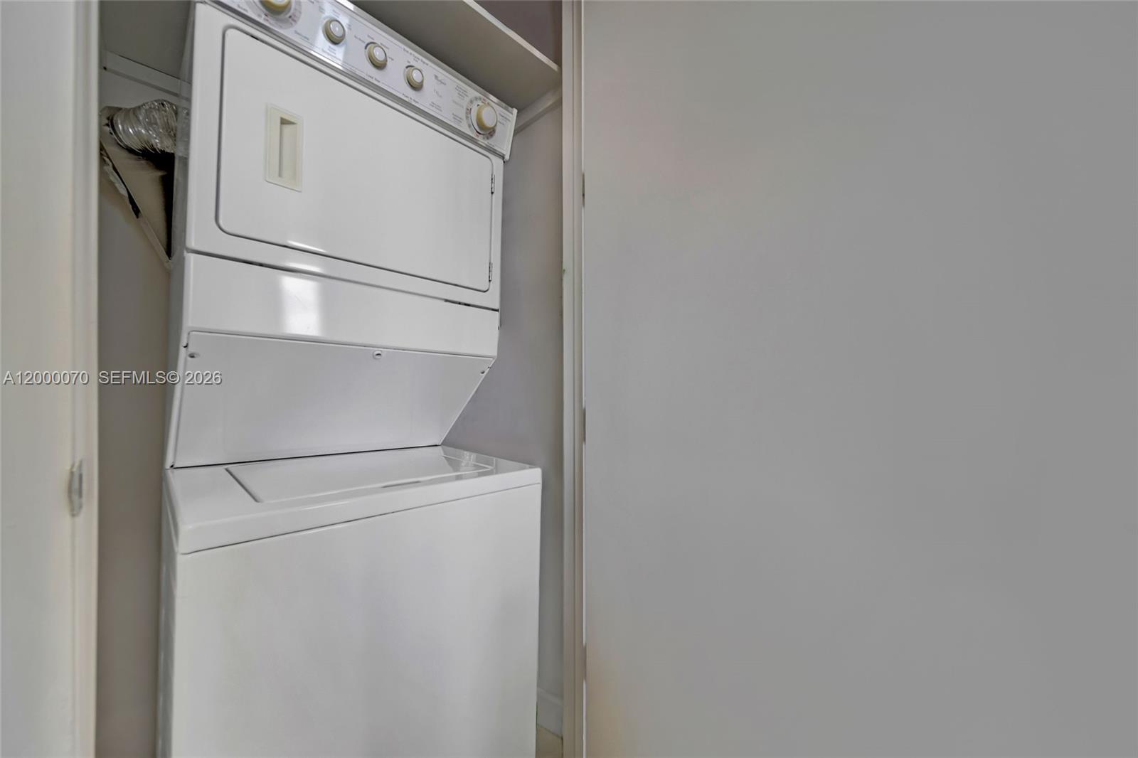 A12000070 Property Photo 6