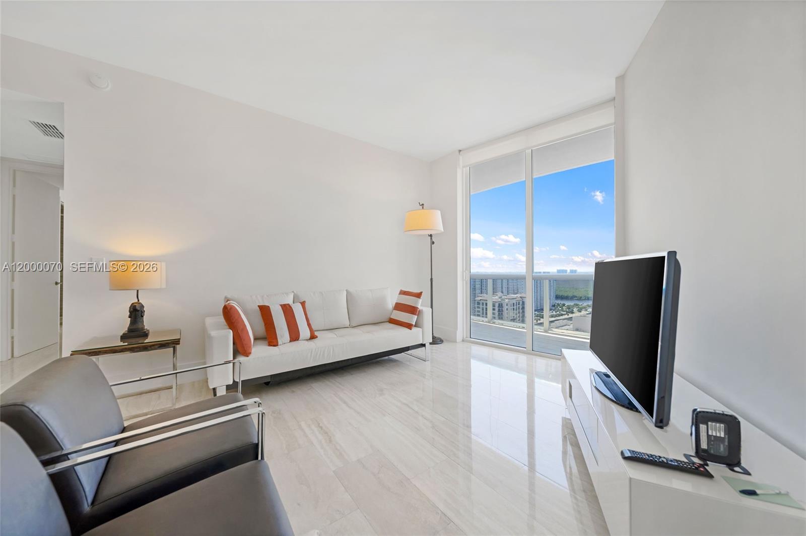 A12000070 Property Photo 7